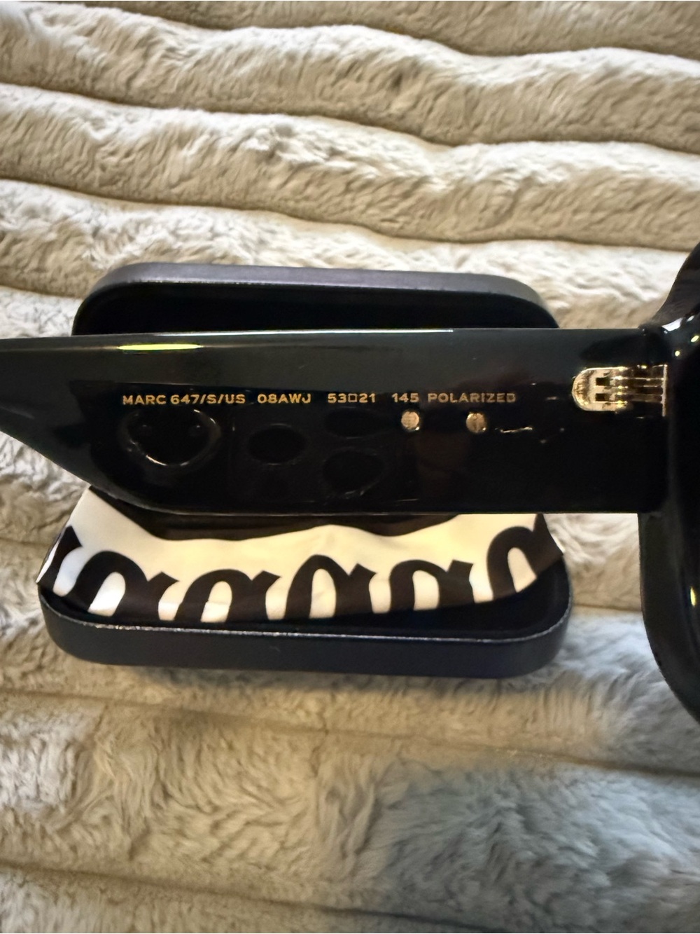 Marc Jacobs Black Polarized Oversized Cat-Eye Sunglasses - Picture 3 of 5